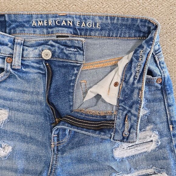 American Eagle Distressed Mom Short Cuffed Hem Shorts - Size 2 - Picture 6 of 15